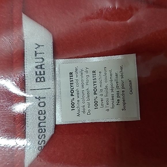 NWT Red Robe - Picture 7 of 8